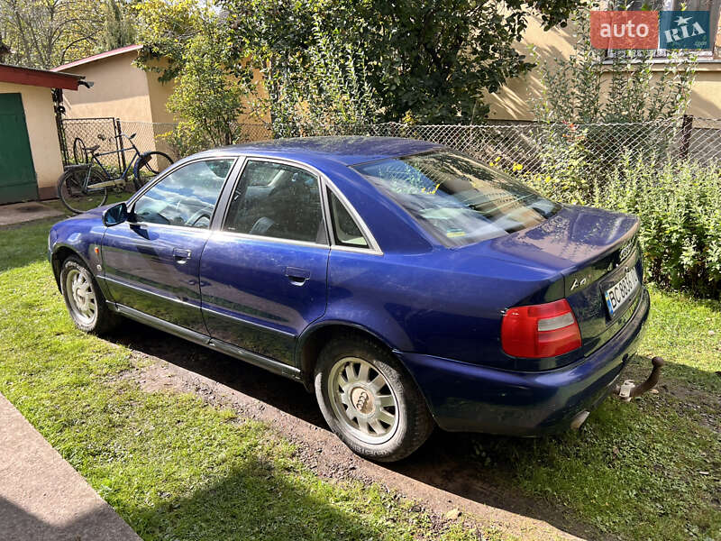 Седан Audi A4 1998 в Львове