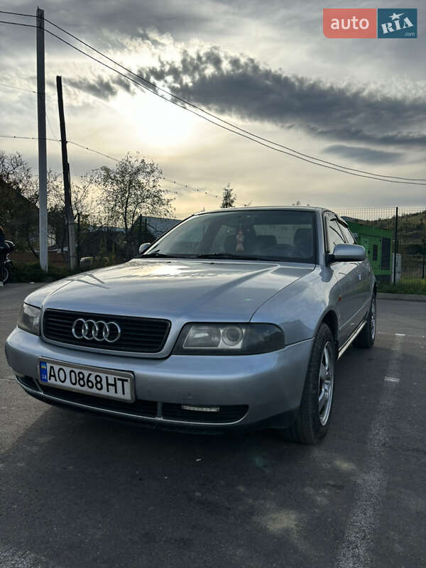 Седан Audi A4 1996 в 