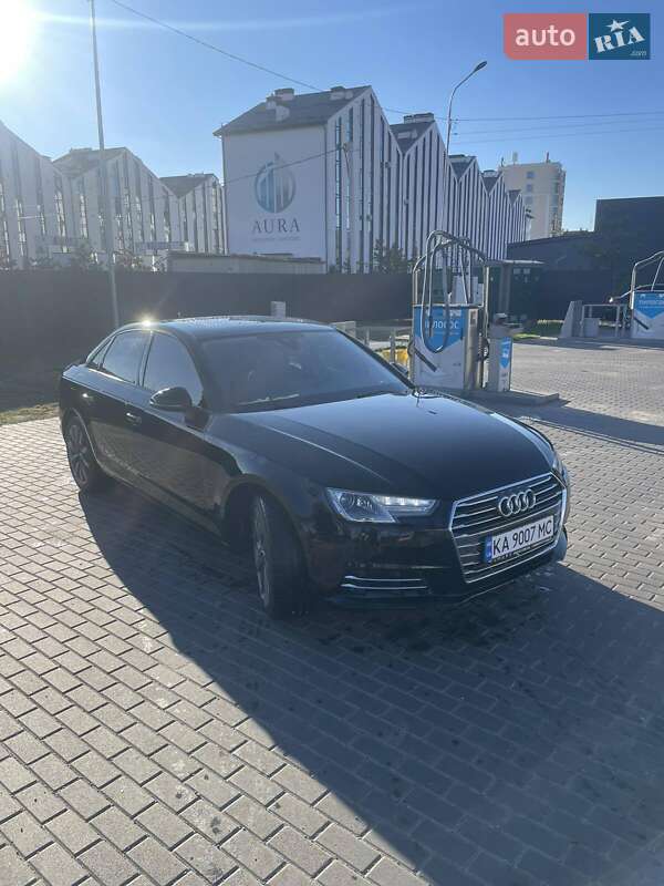 Седан Audi A4 2016 в 