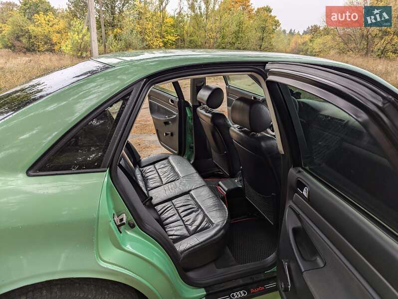Седан Audi A4 1997 в Миргороде