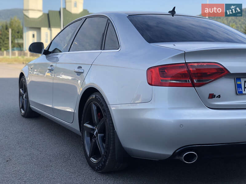 Седан Audi A4 2008 в Хусте