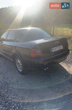 Седан Audi A4 1997 в Хусті