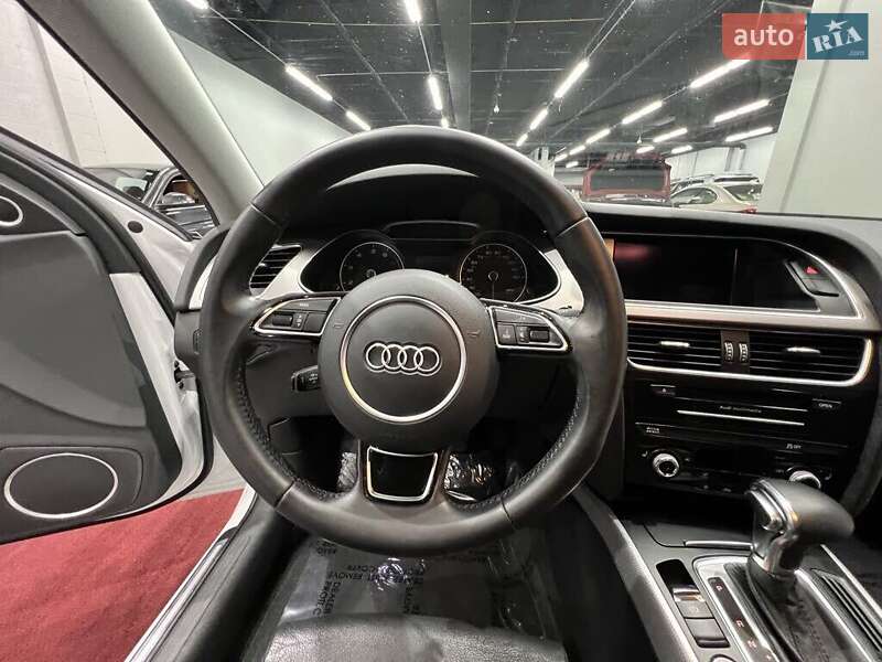 Седан Audi A4 2014 в Львове