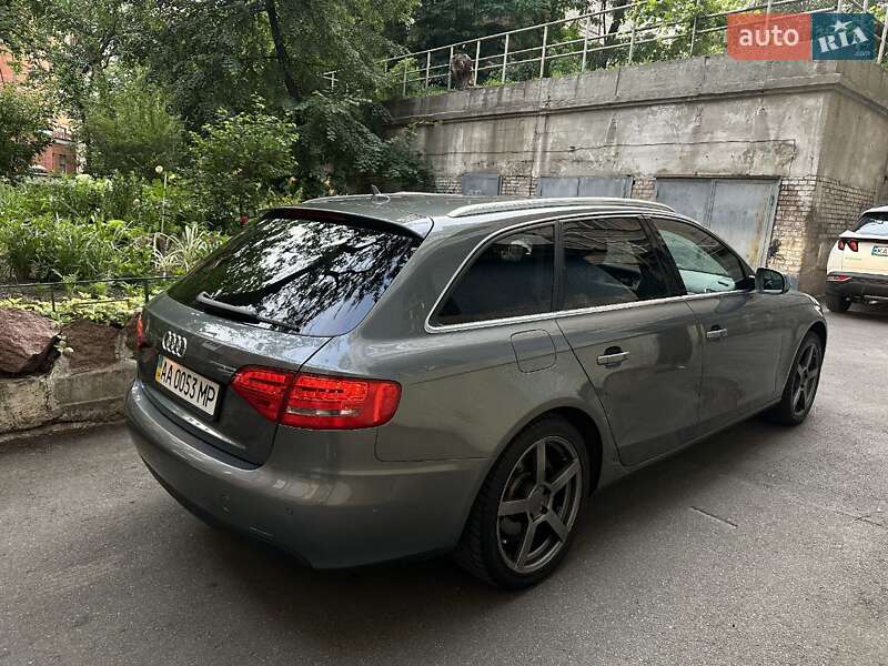 Универсал Audi A4 2011 в Киеве