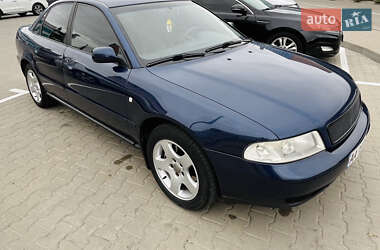 Седан Audi A4 1996 в 