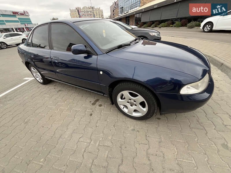 Седан Audi A4 1996 в Киеве