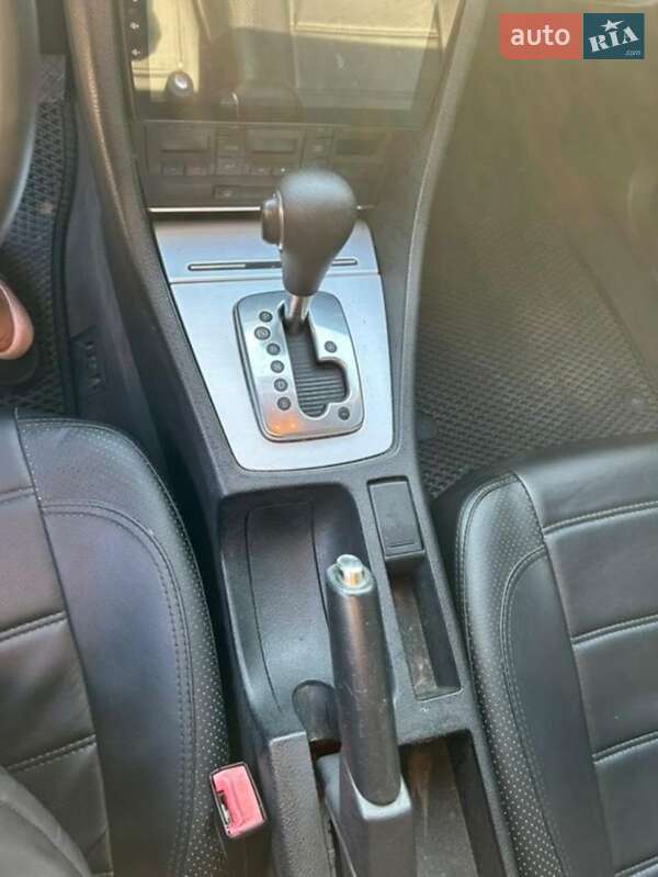 Седан Audi A4 2003 в Виноградовке