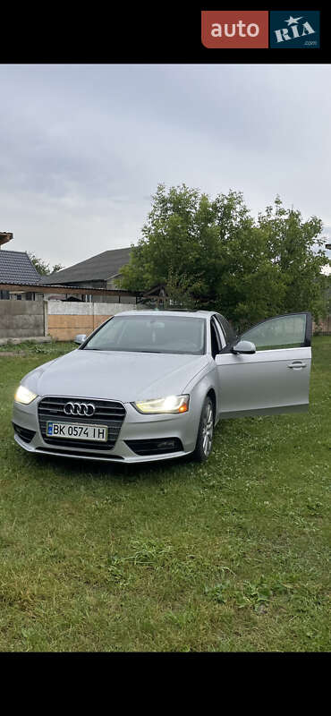 Седан Audi A4 2013 в Березному