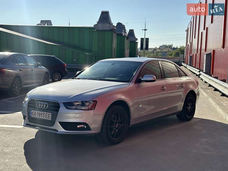 Седан Audi A4 2013 в Києві