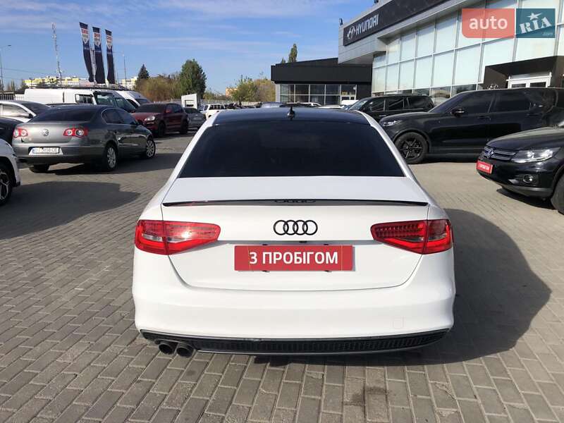 Седан Audi A4 2015 в Полтаві