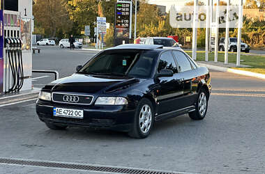 Седан Audi A4 1997 в Дніпрі