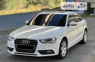 Седан Audi A4 2012 в Львове