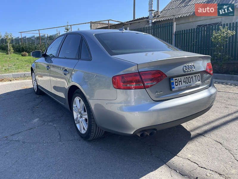 Седан Audi A4 2011 в Великій Михайлівці