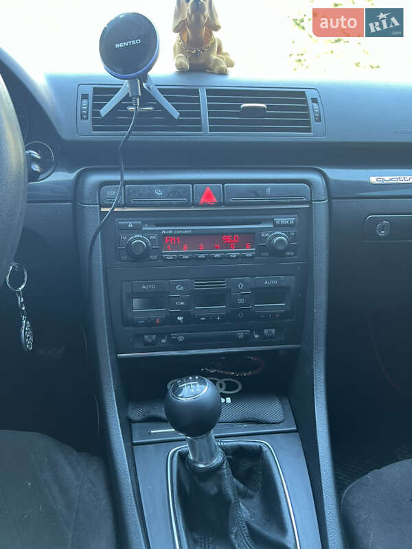 Седан Audi A4 2004 в Яремче