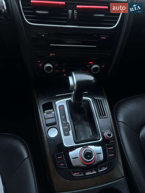 Седан Audi A4 2015 в Ужгороде