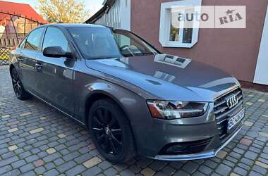 Седан Audi A4 2014 в Комарному