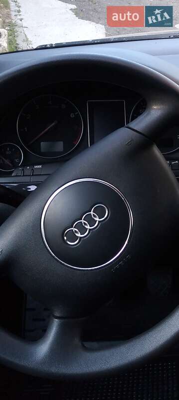 Универсал Audi A4 2002 в Крыжополе