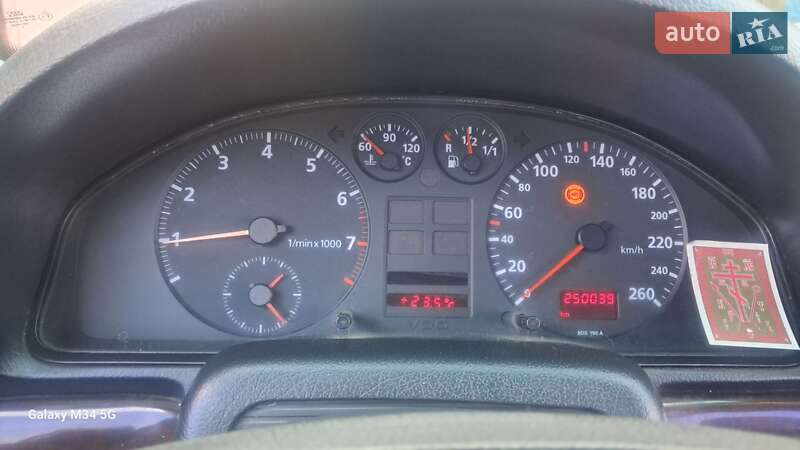 Седан Audi A4 1995 в Ивано-Франковске