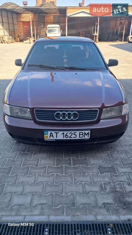 Седан Audi A4 1995 в Ивано-Франковске