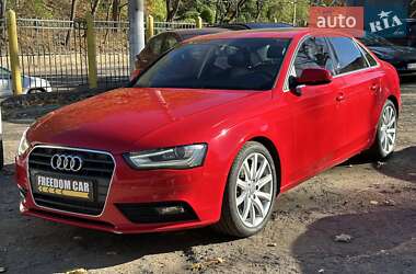 Седан Audi A4 2013 в Львове