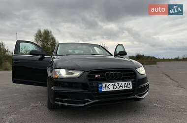 Седан Audi A4 2014 в Рівному