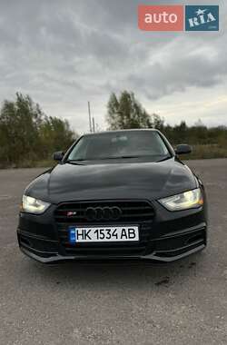 Седан Audi A4 2014 в Рівному