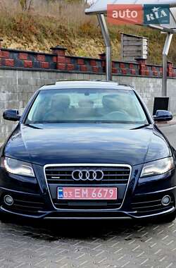 Седан Audi A4 2012 в Ровно