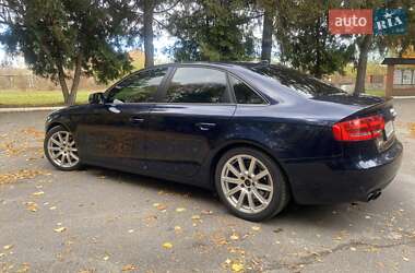 Седан Audi A4 2010 в Березане