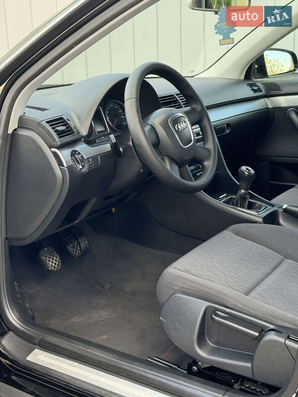 Седан Audi A4 2006 в Виноградове