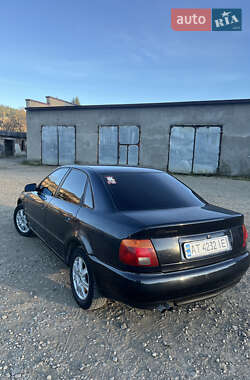 Седан Audi A4 1995 в Ворохте