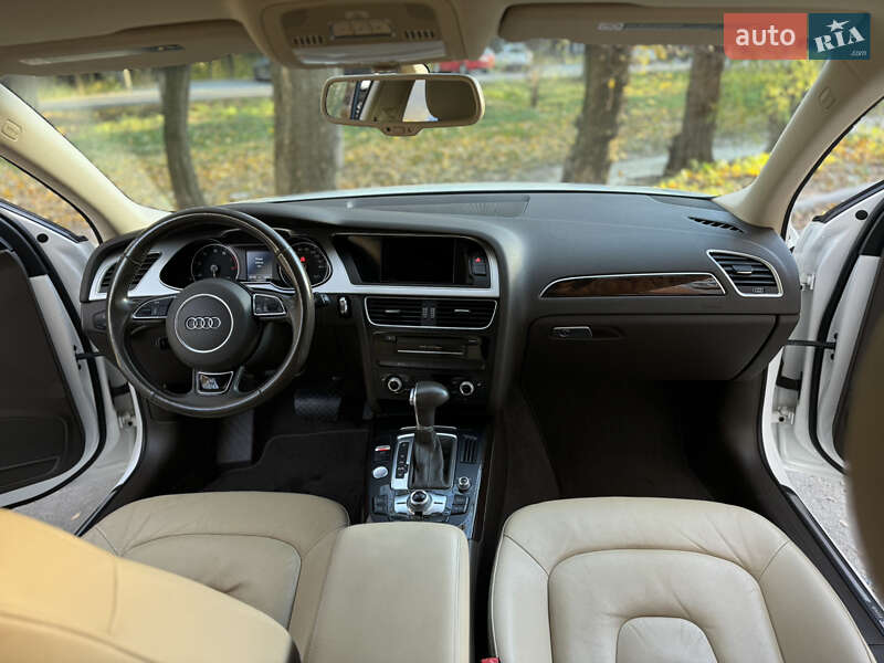 Седан Audi A4 2015 в Виннице