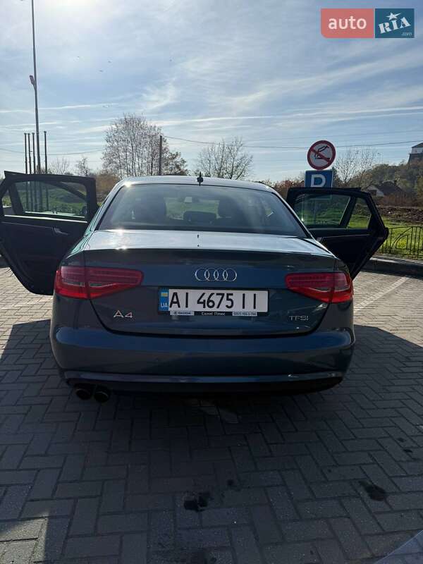 Седан Audi A4 2015 в Мукачево