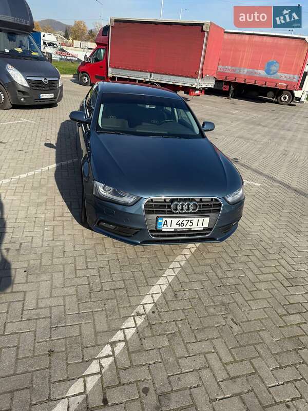Седан Audi A4 2015 в Мукачево