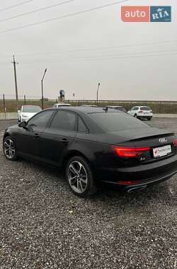 Седан Audi A4 2019 в 