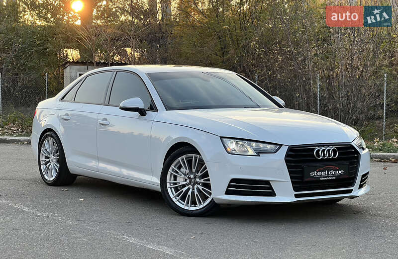 Седан Audi A4 2016 в Николаеве