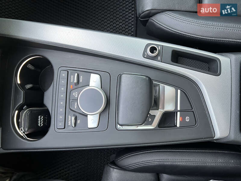 Седан Audi A4 2016 в Николаеве