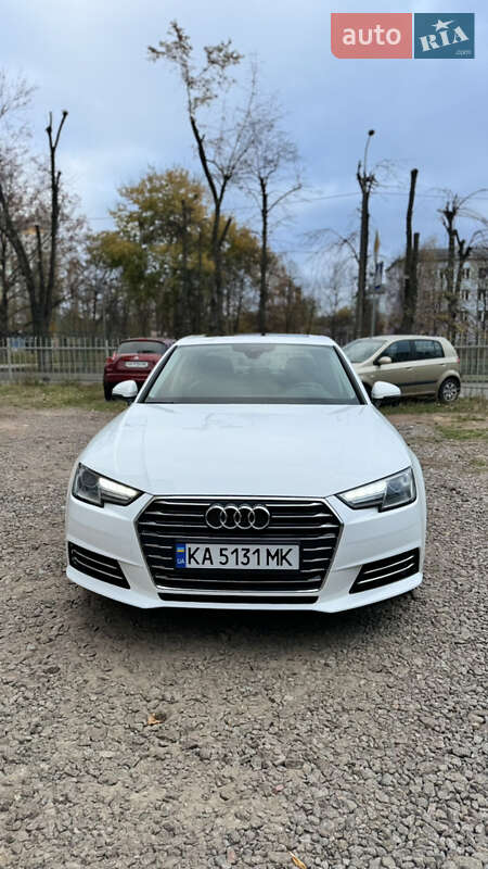 Седан Audi A4 2017 в Киеве