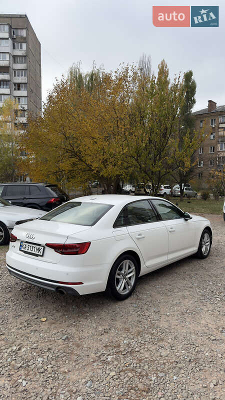 Седан Audi A4 2017 в Киеве