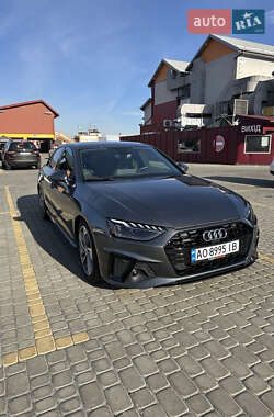 Седан Audi A4 2020 в 