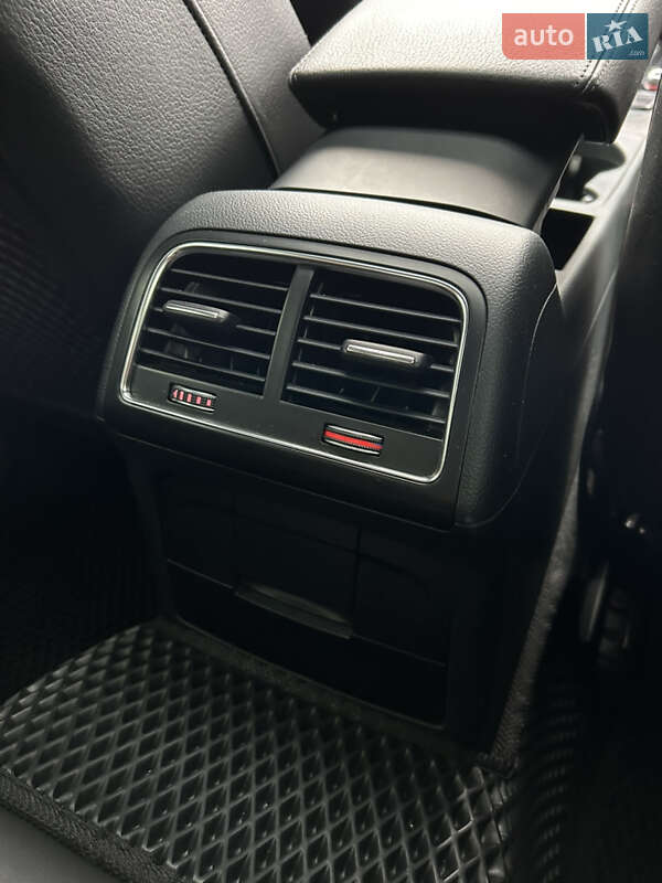 Седан Audi A4 2013 в Львове