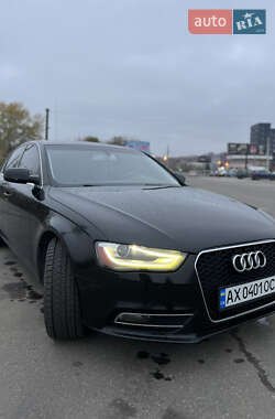 Седан Audi A4 2012 в Харькове