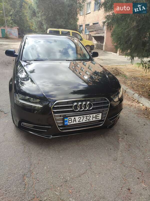 Седан Audi A4 2013 в Кропивницком
