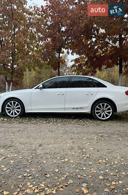 Седан Audi A4 2014 в 