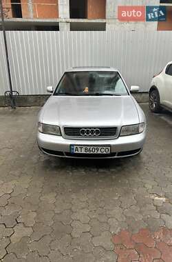 Седан Audi A4 1995 в Ивано-Франковске