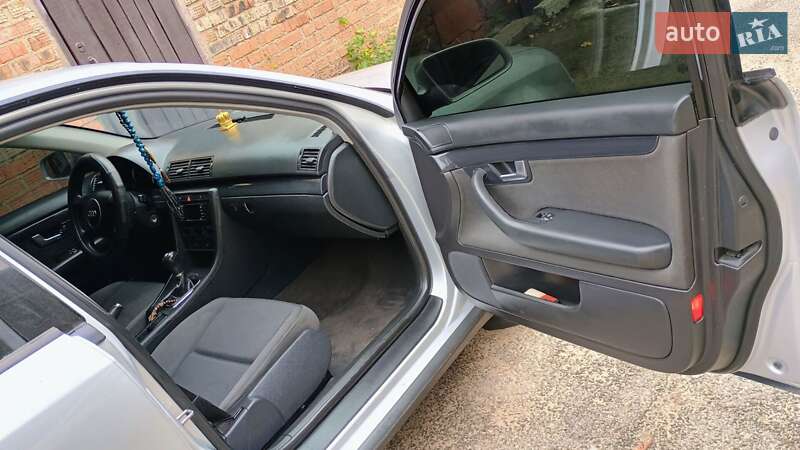 Седан Audi A4 2002 в Первомайске
