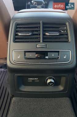 Седан Audi A4 2020 в 