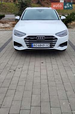 Седан Audi A4 2021 в Ужгороде