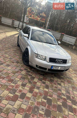 Седан Audi A4 2004 в Рокитном