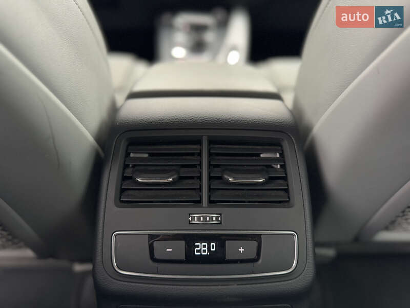 Универсал Audi A4 2019 в Мукачево