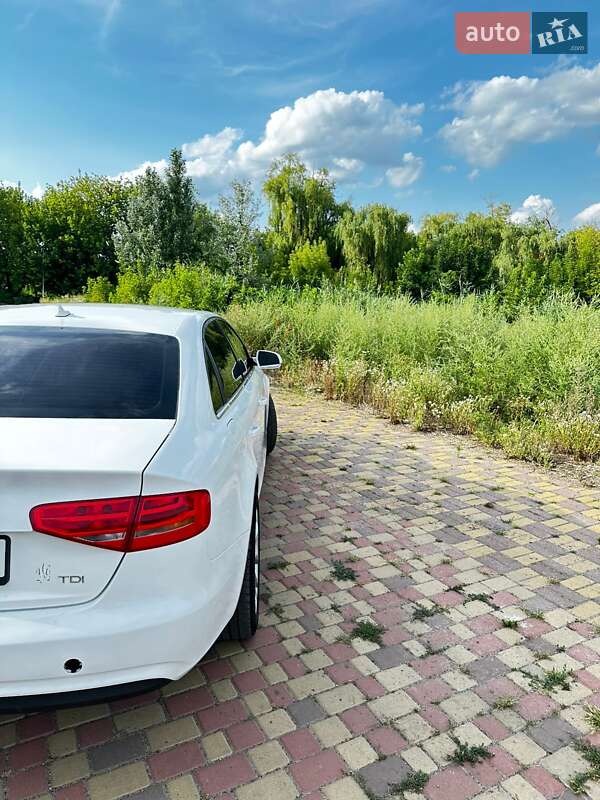 Седан Audi A4 2012 в Славянске